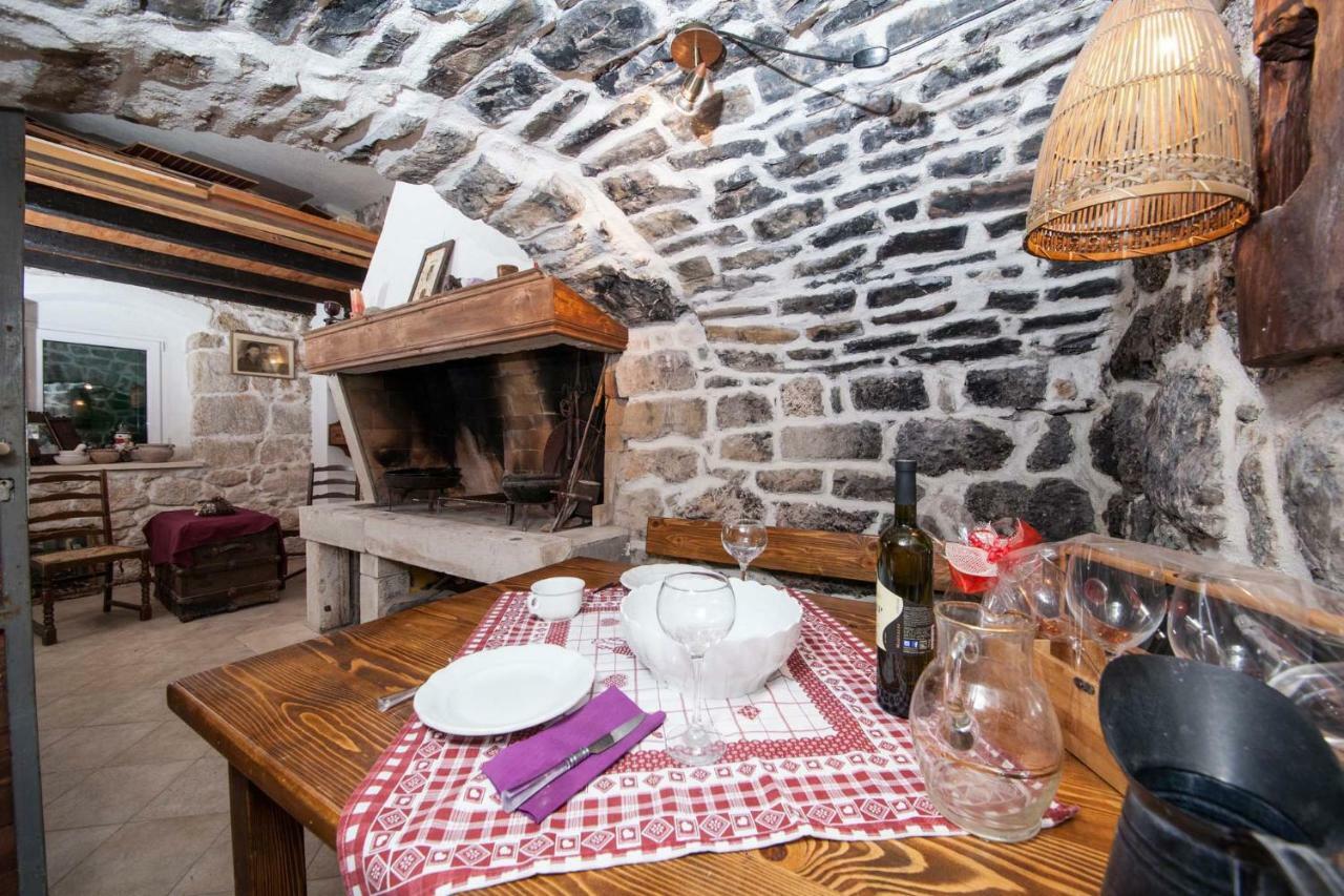 Old Stone House Mario Villa Podgora Exterior photo