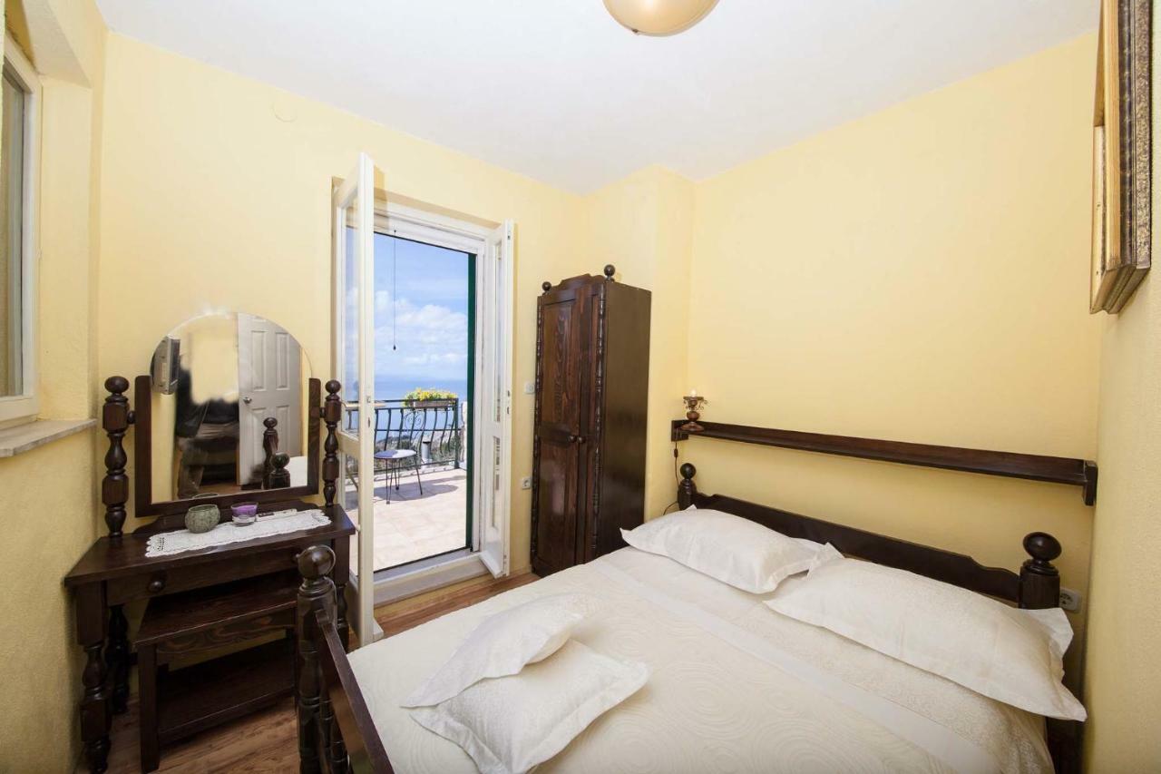 Old Stone House Mario Villa Podgora Exterior photo